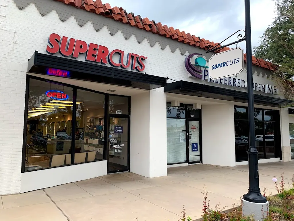 SUPERCUTS — Hair salon in Dallas